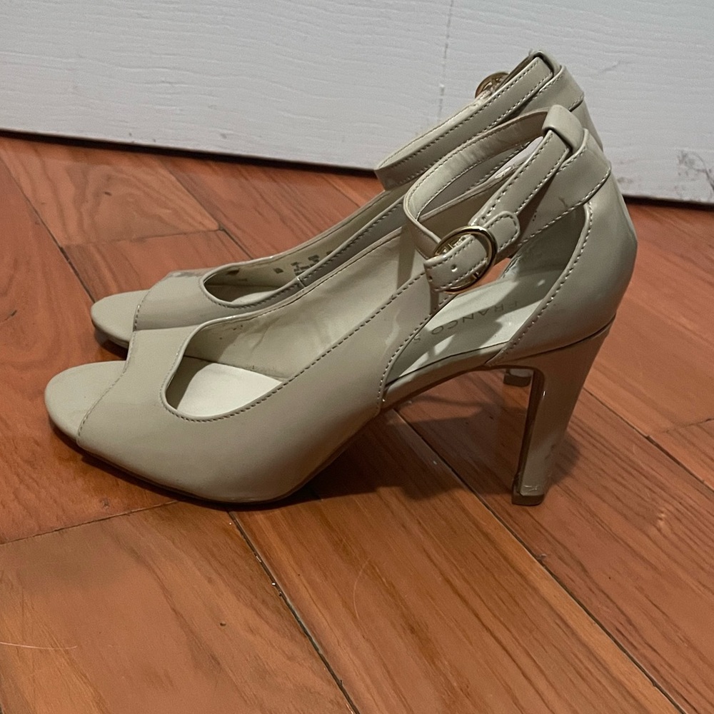 Women’s shoes